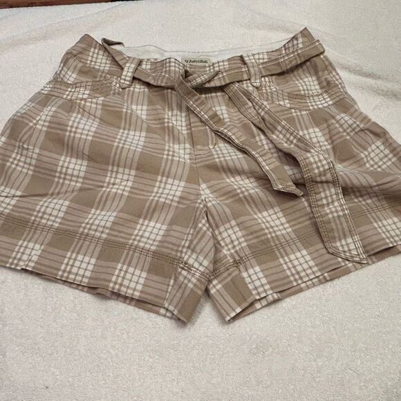 Tan Plaid Women Shorts ST John Bay size 10 - Picture 1 of 5